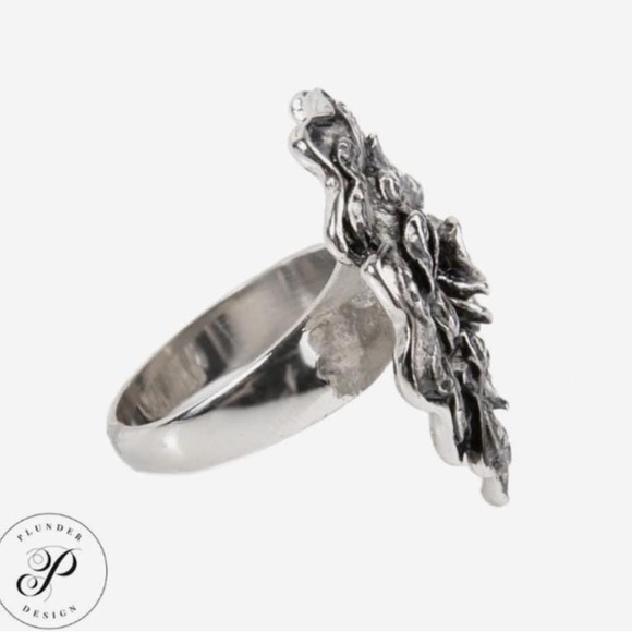 Kadence Ring
Black antiqued rose set in silver. - Picture 3 of 5